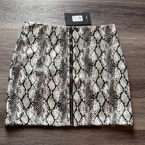 Fashion Nova “Snake Your Way Through” faux leather mini skirt | Size S | NWT